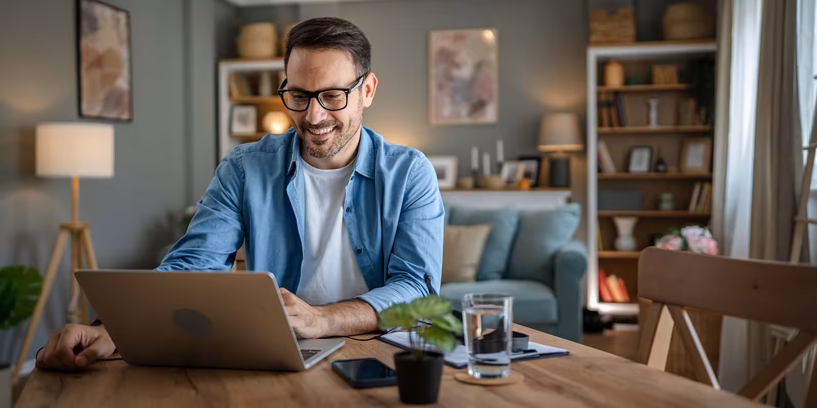 Freelancer Permits vs. Company Setup: Which Is Right for Digital Professionals in Dubai?